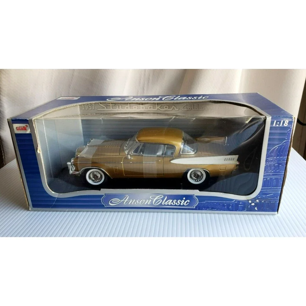 Anson Classic - 1957 STUDEBAKER GOLDEN HAWK 1:18 TIARA GOLD METALLIC White Walls
